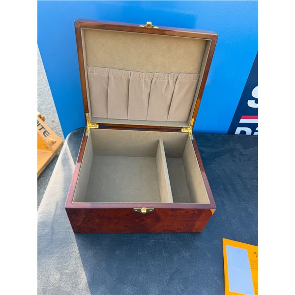 Storage box