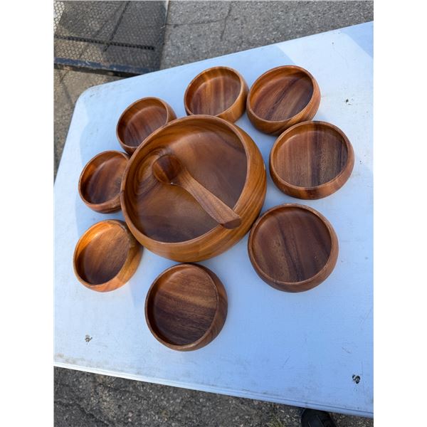 Wood salad bowls