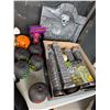 Image 2 : Halloween decor