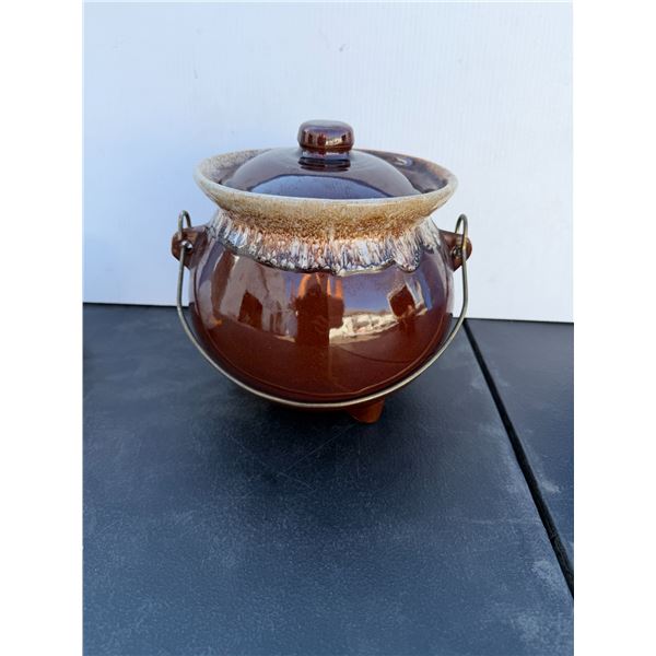 USA POTTERY POT