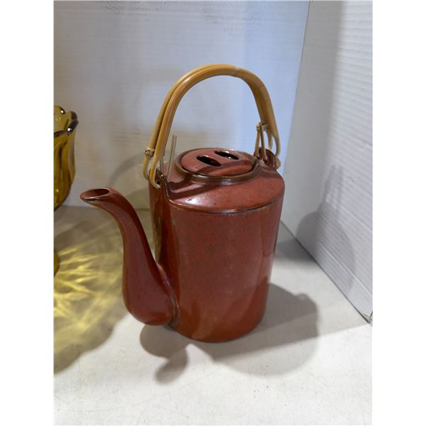 Tea pot