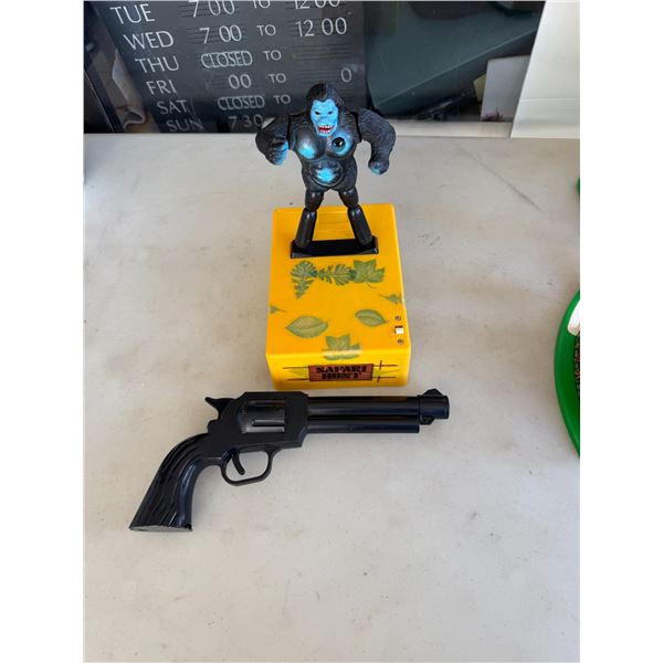 Safari hunt and toy gun