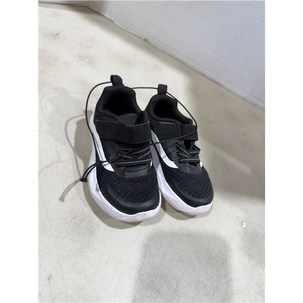 Toddler size 7 shoes