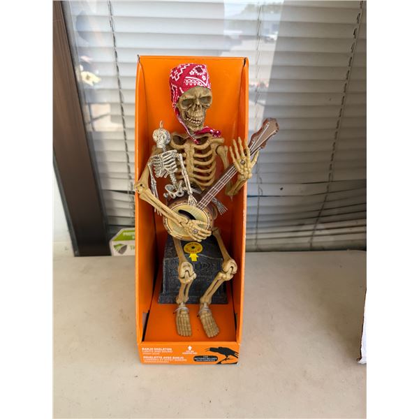Banjo skeleton lights up and sound