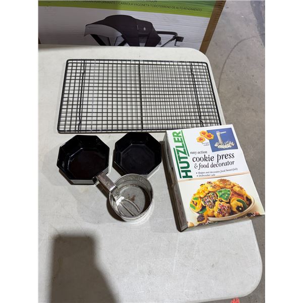 Cooling rack, Cookie press and other kitchen items