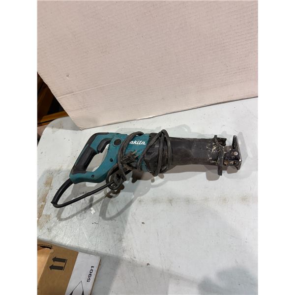 Makita saw