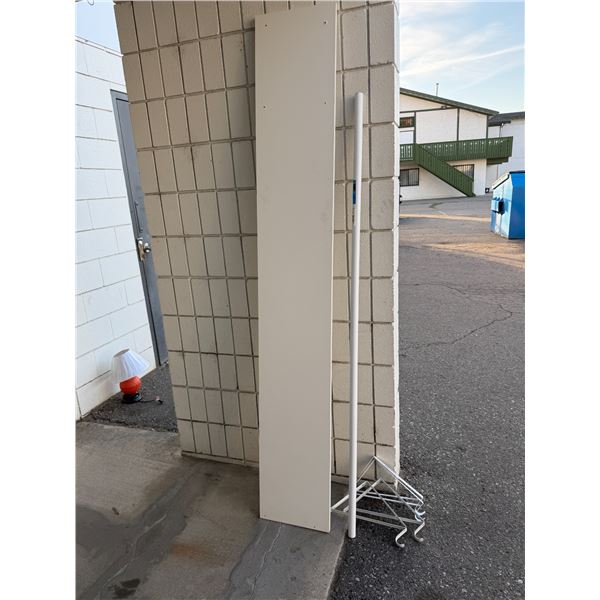 Closet shelf with brackets
