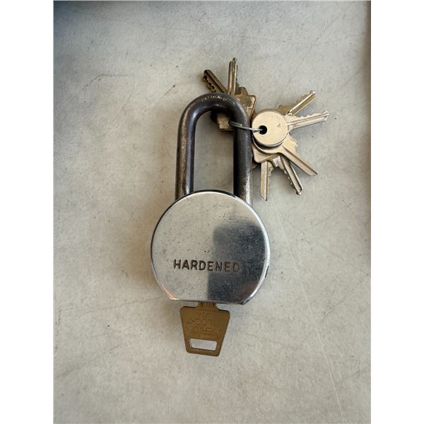 Lock with keys