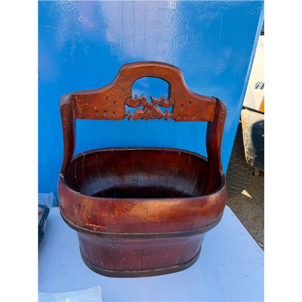 Wood basket