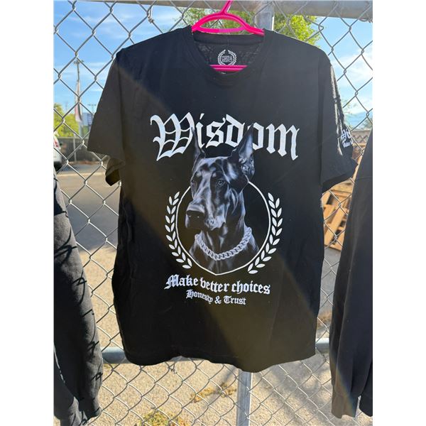 T-shirt size large