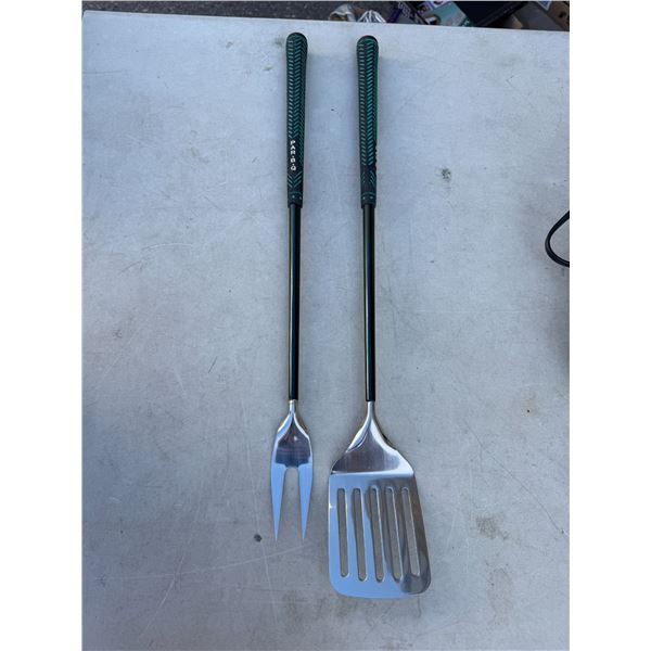 Barbecue utensils