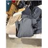 Image 1 : Large assorted clothing