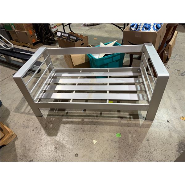 Aluminum loveseat frame
