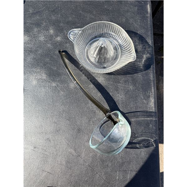 Glass juicer, and glass ladle