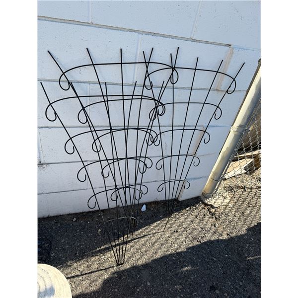Garden trellis items