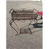 Image 1 : Planter stand