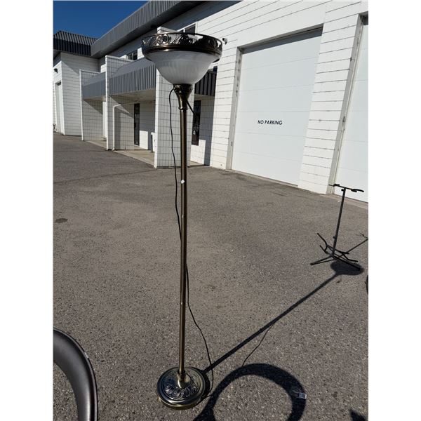 Floor lamp