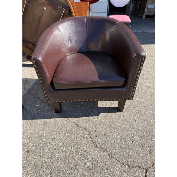 Tub chair