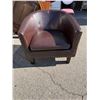 Image 1 : Tub chair