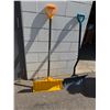 Image 1 : Shovel