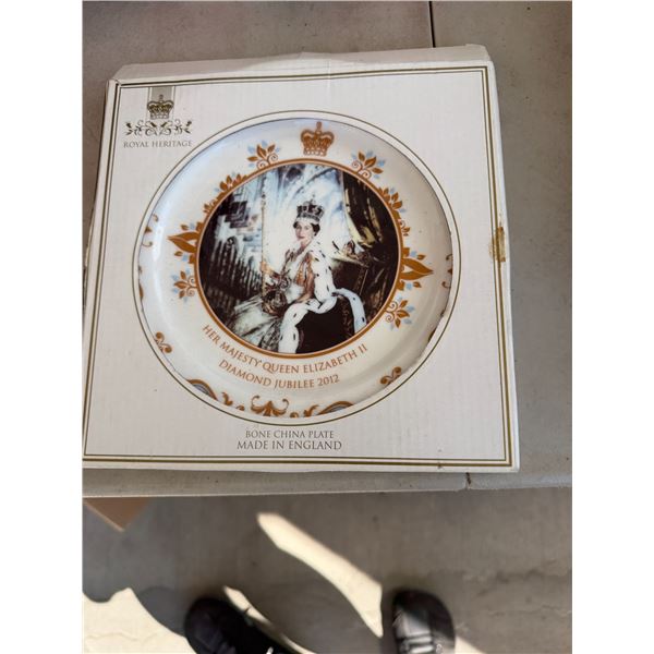 Royal Heritage, her Majesty Collector plate