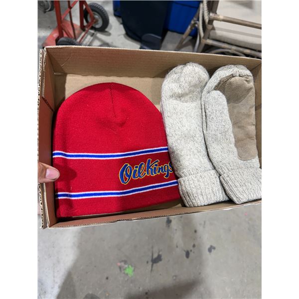 Mitts and toque