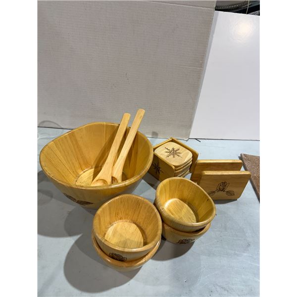 Salad bowl, coasters, and napkin holder