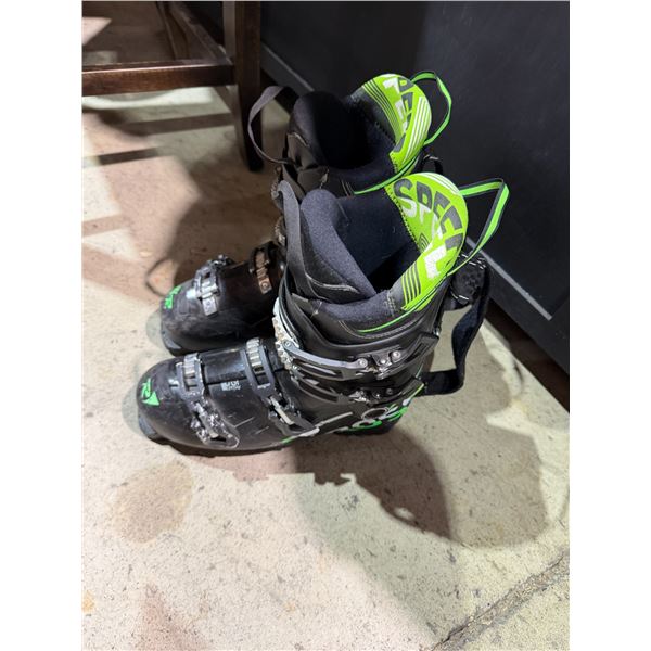 Ski boots size 27.5