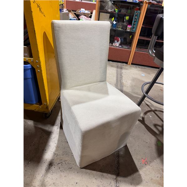 Accent chair