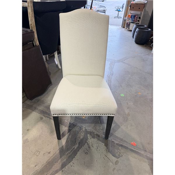 Accent chair