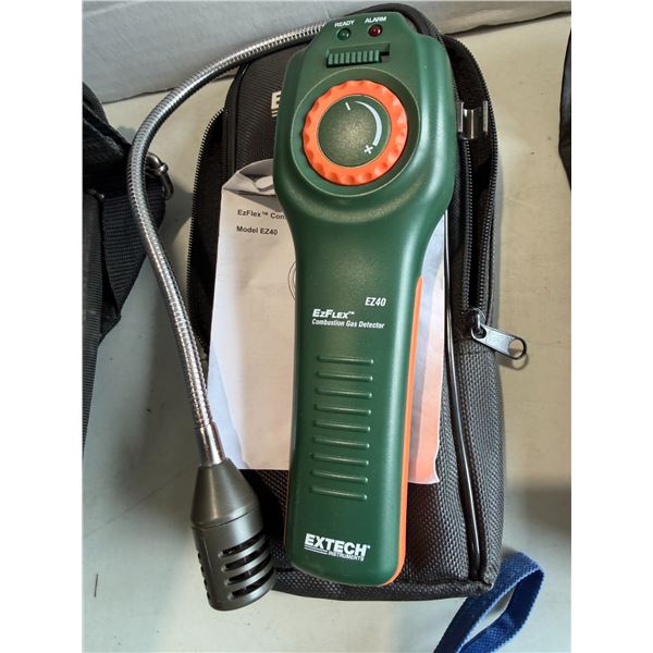 Combustion gas detector