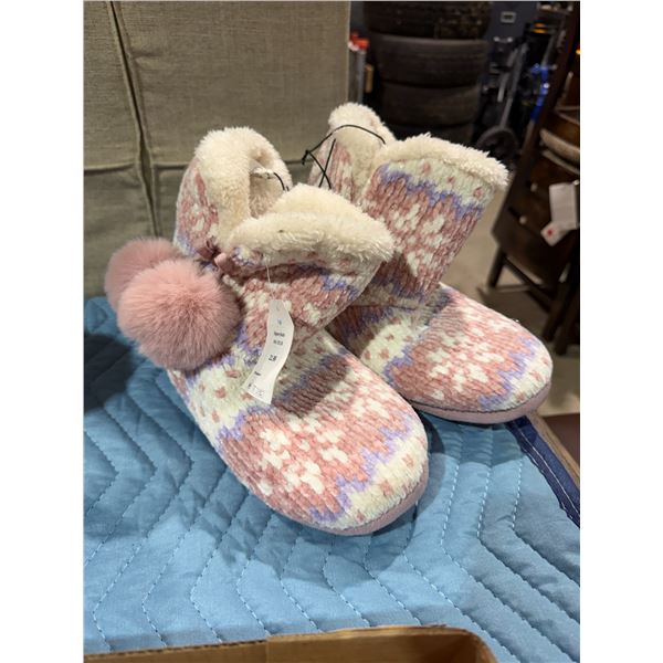 New slippers size 7/8