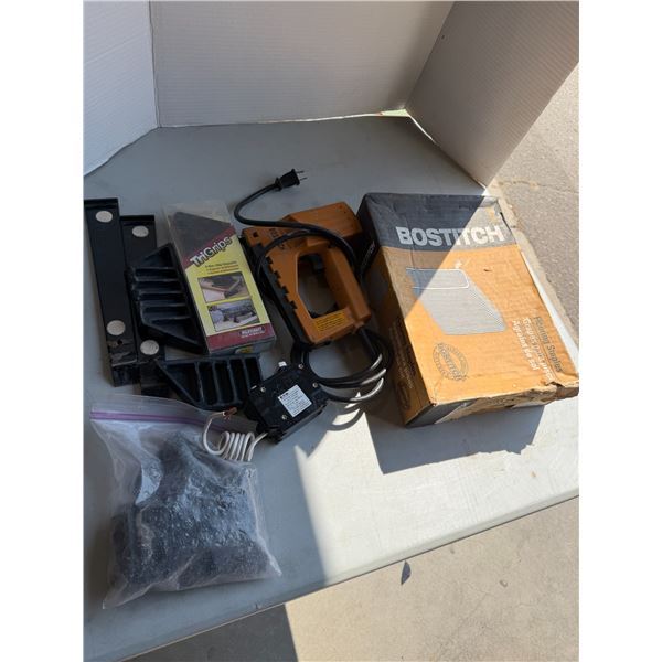 BOSTITCH stapler, staples and nonslip supports