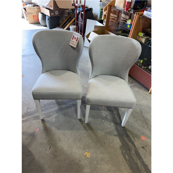 2 chairs made in Canada
