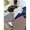 Image 3 : Clothing, size, large and extra large