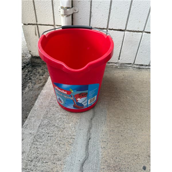 Matt bucket