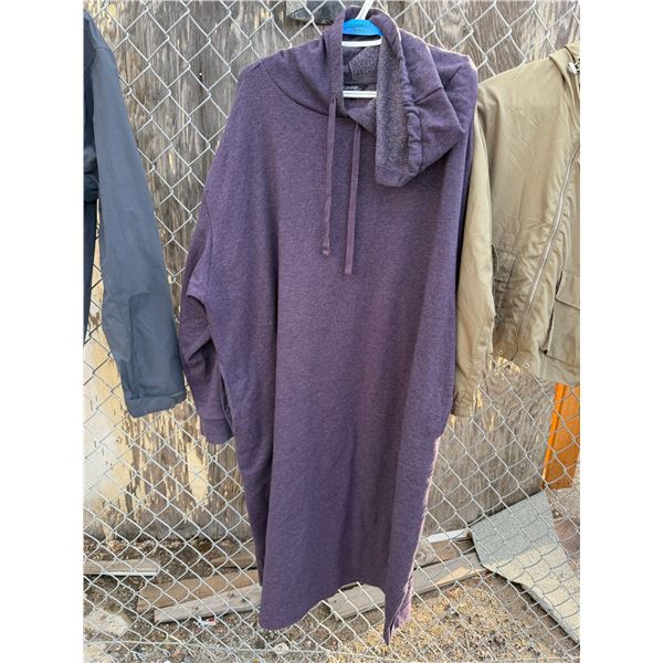 Women's three XL cozy