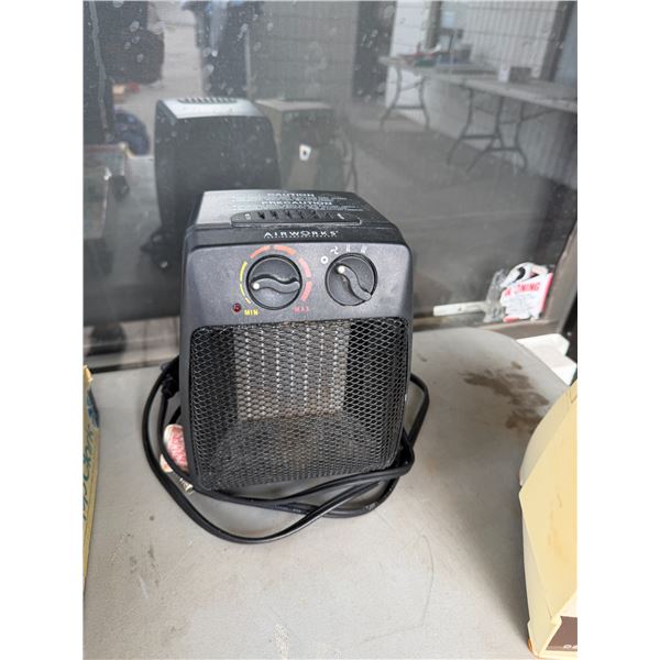 Ceramic heater