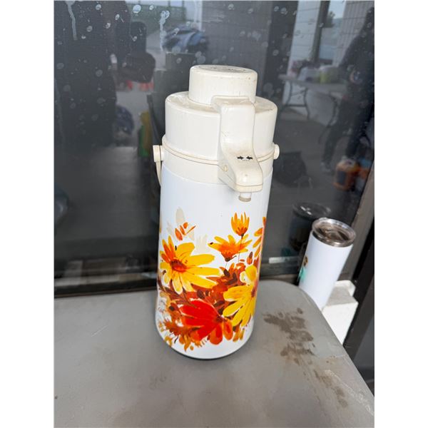 Beverage dispenser