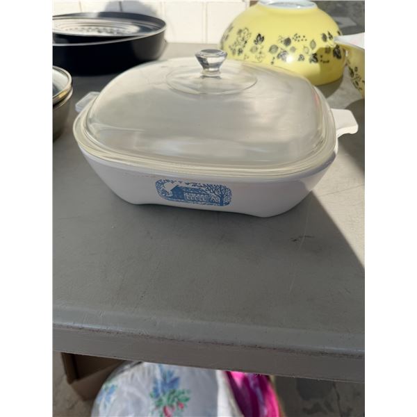 Pyrex baking dish