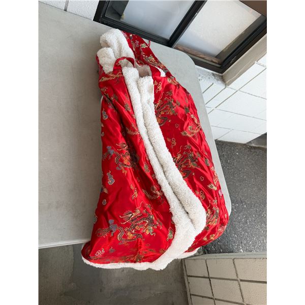 Hooded cape