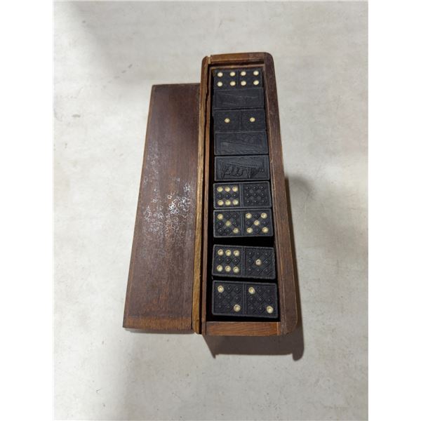 Dominoes