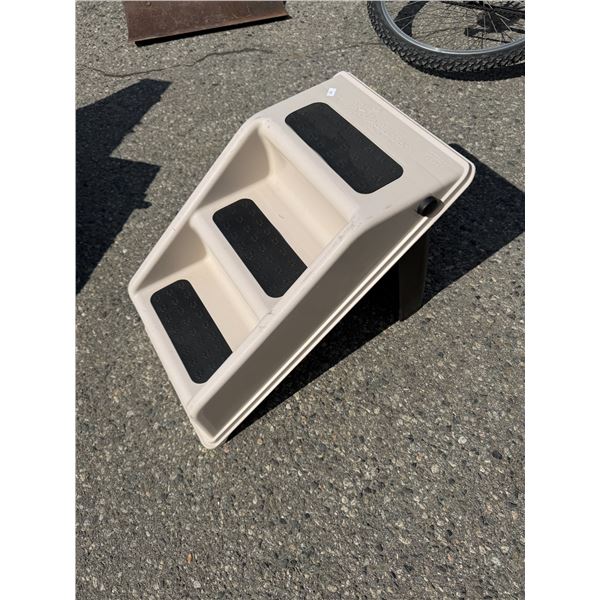 Folding pet steps