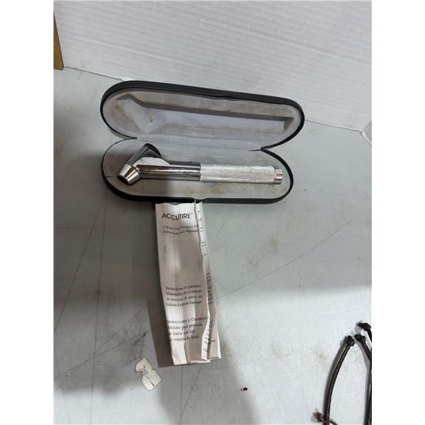 Tire pressure gauge
