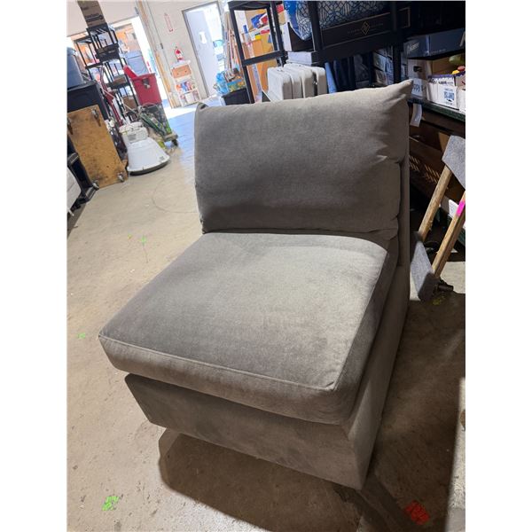 BERNHARDT Chair