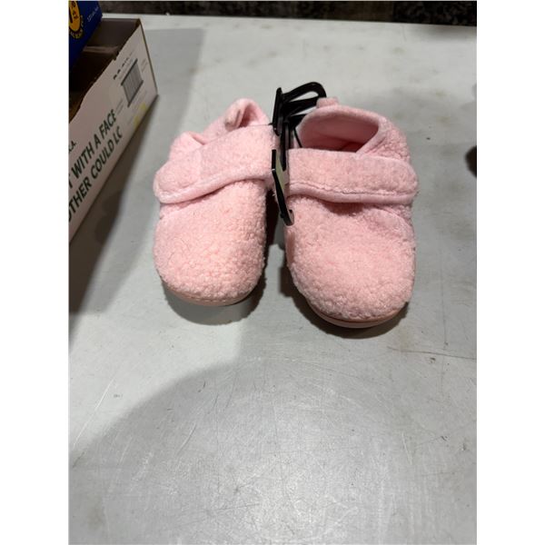 NWT slippers children's size 9/10