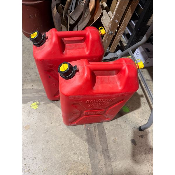 2 fuel containers