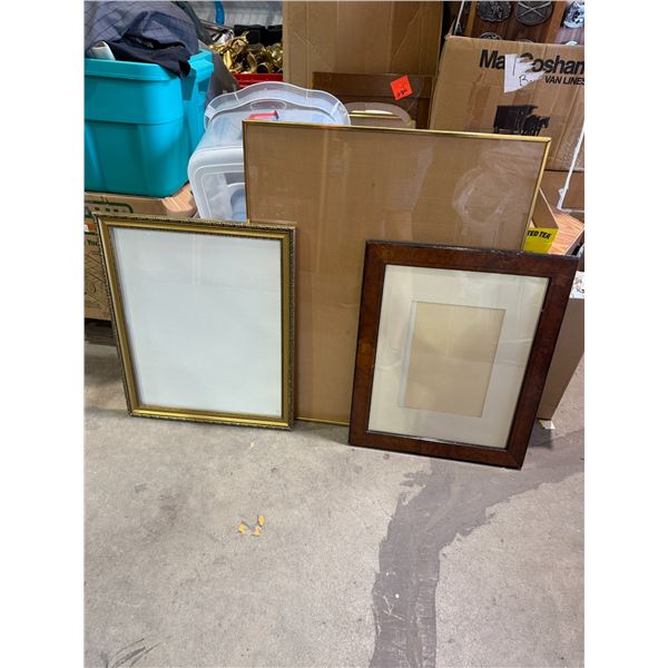 3 frames