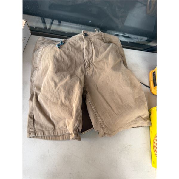 Short size 34