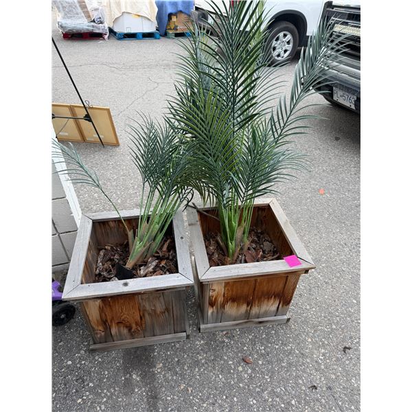 Planter boxes and artificial plant